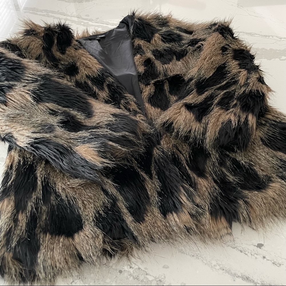 Urban Outfitters Ladakh โPepeโ Faux Fur Jacket - Picture 8 of 16